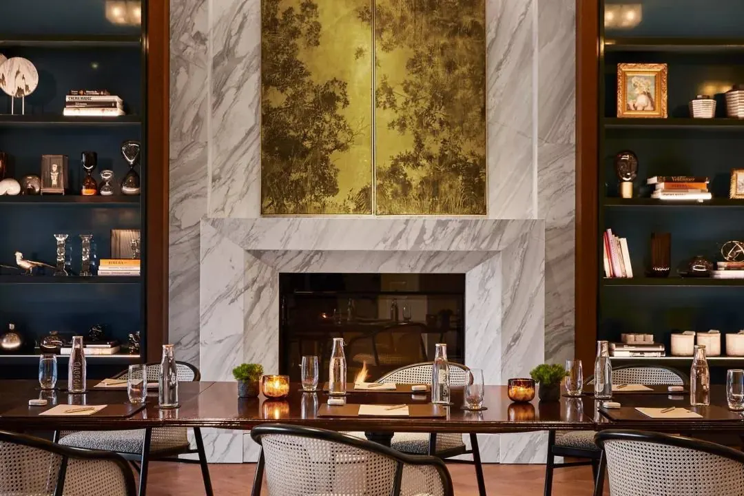 Style reference: restaurant and bar in „Rustic Elegance“.